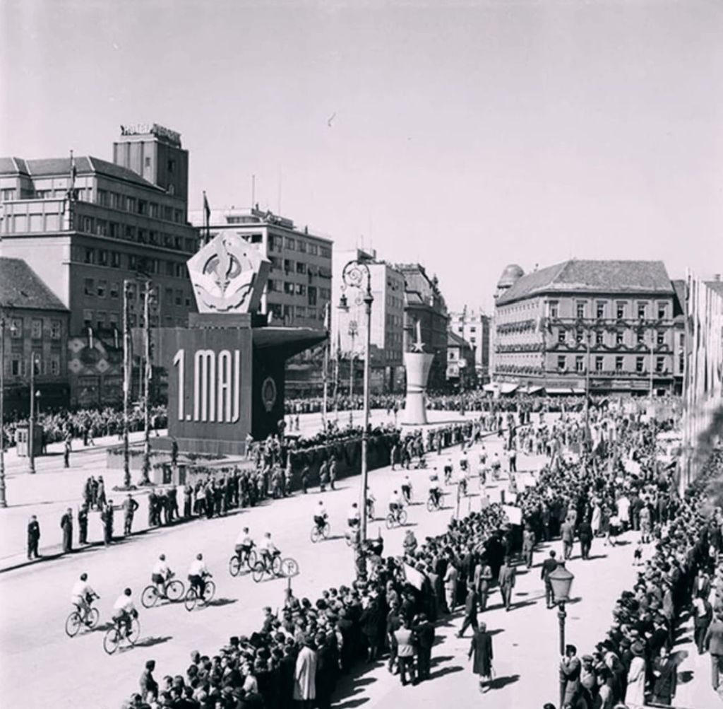 Trg Republike (današnji Trg bana Jelačića) 1. maj 1946. godine